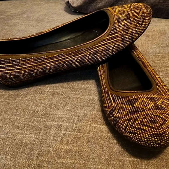 Donald J. Pliner Beaded Flats Size 8.5W - Picture 4 of 7